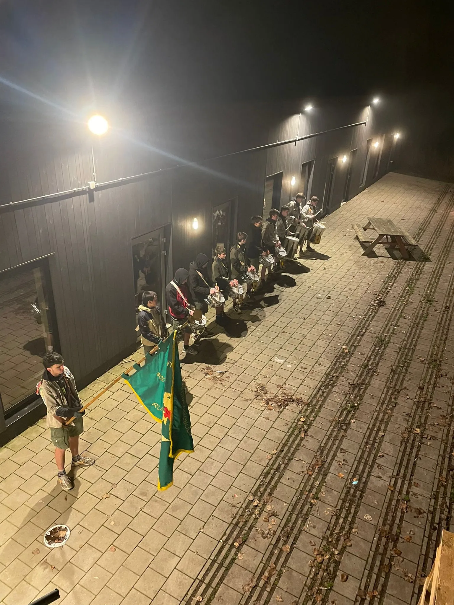 Het trommelkorps van Scouts Rupelmonde tijdens een optocht